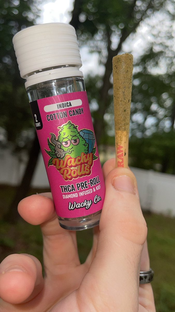ITSOKTODIEtv's tweet photo. New @wackyco_ Video coming 😱😎😁 Editing this banger now ‼️ These #Prerolls slap so hard 😮💨😶🌫️🔥⛽️‼️✅
#Newvideo #StonerFam #CannaLand #StonerLife #WeedReviews #influencer #WACKYCo https://t.co/T19jD7omeB