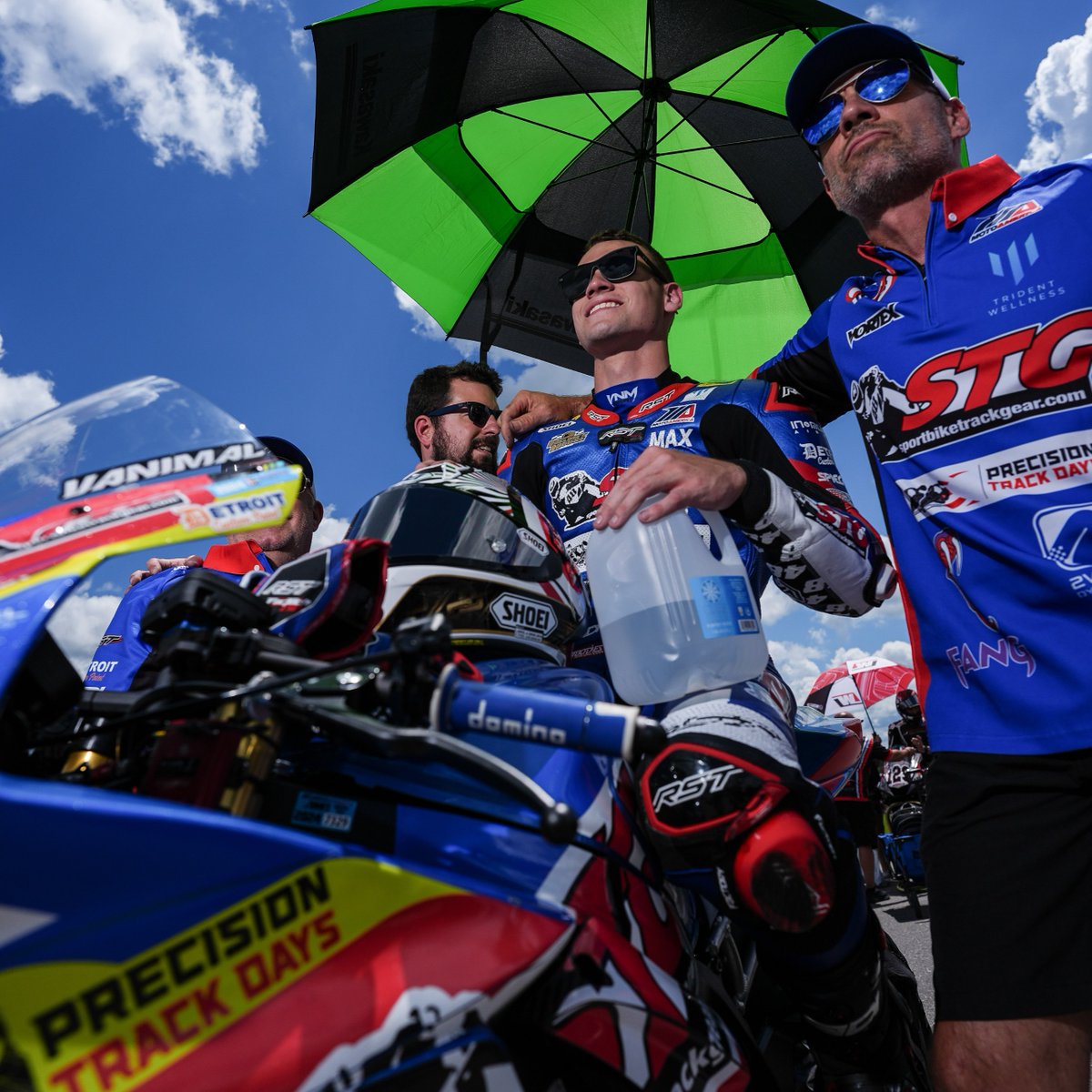 Snapshots from the grid. 📸 

#motoamerica #barber #racing #supersport