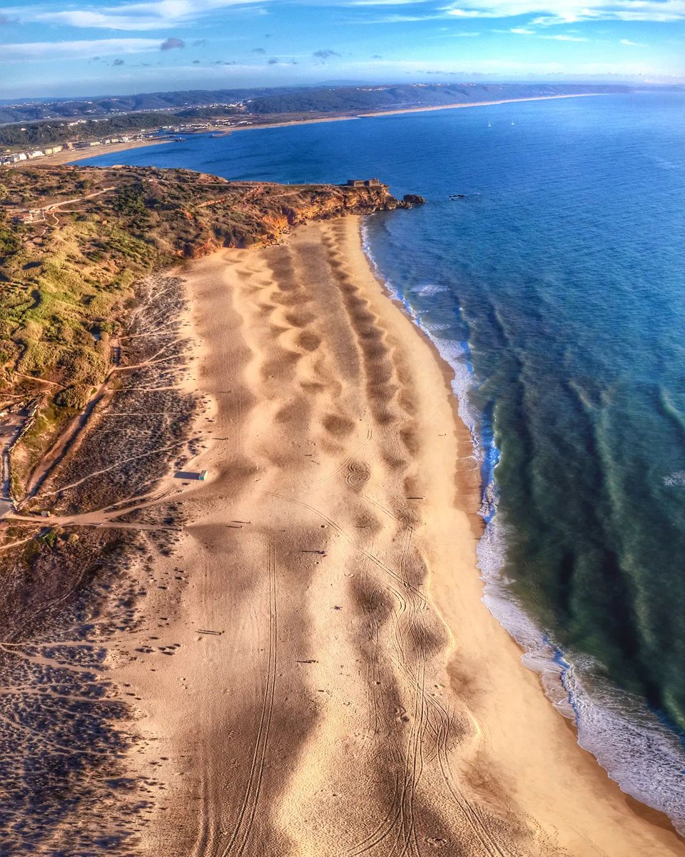 📌 Nazaré, Praia do Norte, Forte São Miguel Arcanjo, Portugal 🇵🇹
.
.
➢ Credit 👉🏆📸 @telmo.francisco
.
.
#conexaoportuguesa 
#nazaré #praiadanazare #paraiso
#sunset #visitportugal  #portugalcomefeitos  #sharing_portugal  #shooters_view
#explorar_portugal  #portugalglory