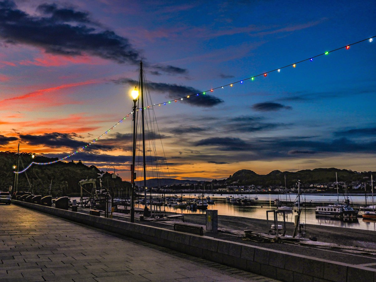 'Colours Of Sunset', Deganwy & Conwy Quay taken from Lower Gate Street, Conwy tonight 🚤🛶🌅⛵️ @Ruth_ITV @DerekTheWeather @ItsYourWales @walesdotcom @BBCWalesNews @ITVWales @visitwales @northwalesmag @cadwwales @ConwyCastleView @NTCymru_ @S4Ctywydd @cadwcymru #ThePhotoHour