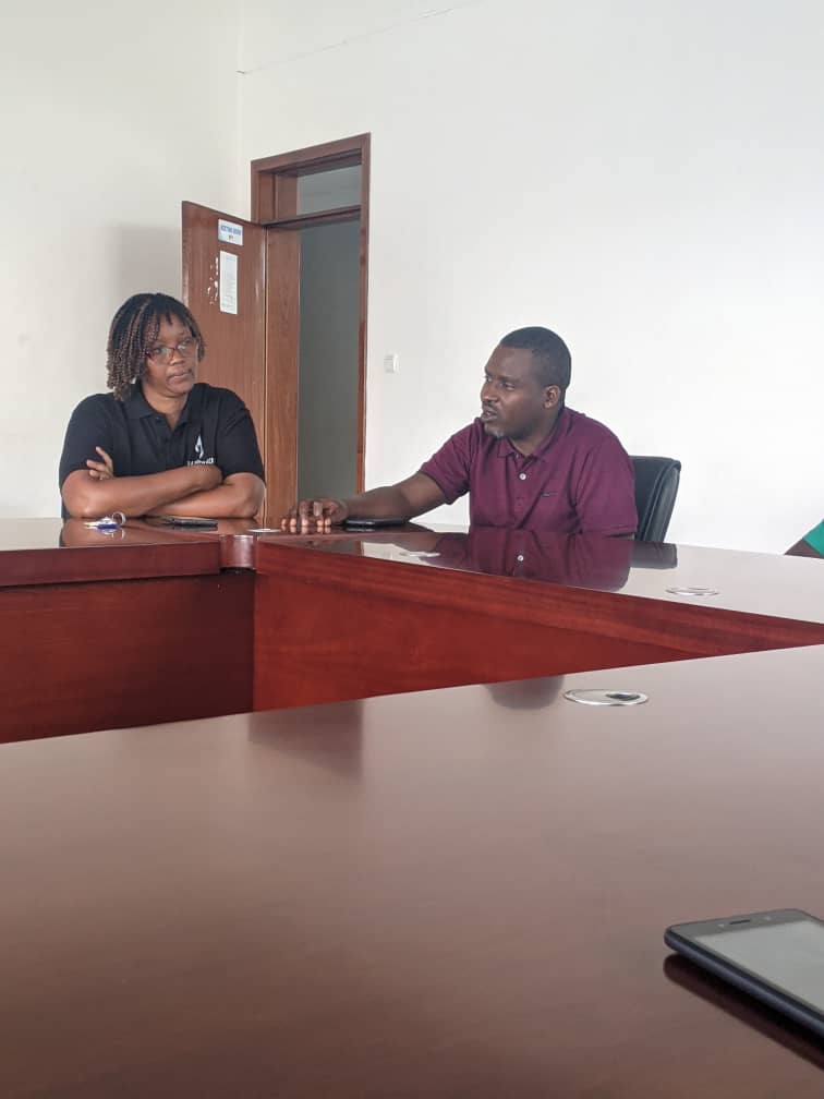 RYVCP_CST's tweet image. None taliki ya 24/05/2024 Abakorerabushake ba @urcst n'ubuyobozi bwabo baremeye umuturage witwa Abed RANGIRA warokotse jenocide yakorewe abatutsi 1994 akaba atuye mu kagari k'Agatare, umurenge wa @NyarugengeSect, akarere ka @Nyarugenge bamugeneye inkunga ingana 59300 Rwf.