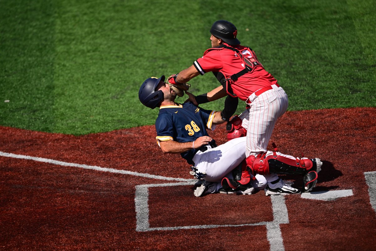 M8 | Ball St 4 Toledo 3

Jacobs throws out the runner at home to preserve the lead!

#ChirpChirp