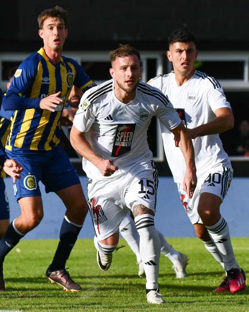 El Canalla sumó de a tres en el Guillermo Laza. @RosarioCentral le ganó 2 a 0 a @prensariestra, con goles de Martínez Dupuy y Oviedo, por la #fecha3 del #TorneoBetano 2024🏆.