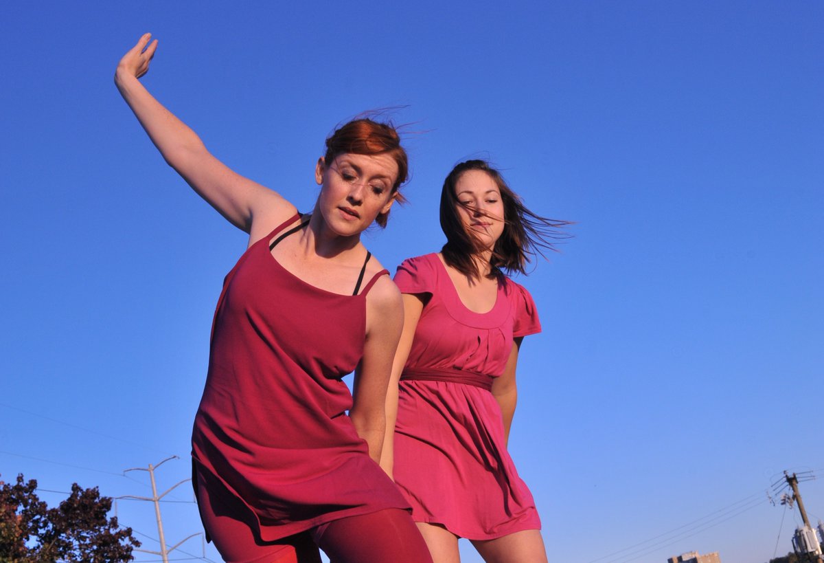 Andie deVaulx's "Around with You" for Forty+ Project at TOTR, Arlington, May 2024
photo: Andie deVaulx and Katie Tuebner Dick by Paul Gillis
See it on YouTube youtu.be/iY5zyx4CJBU

Join Forty+Project - work with award-winning choreographer Lauren DeVera janefranklin.com/adult-dance/fo…