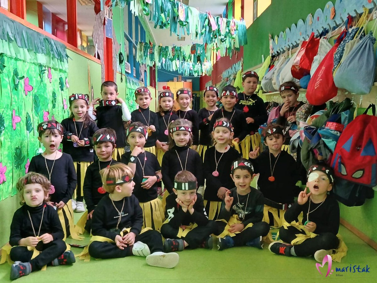 MaristakBilbao's tweet photo. ¡Nuestros/as txikis han explorado la #cultura de la tribu Māori en clase! 🌺Para cerrar el tema, se han #disfrazado con sus vestimentas tradicionales. 🌏Este tipo de actividades enriquecen su aprendizaje, fomentan la #creatividad y les ayudan a comprender otras culturas. https://t.co/pNFnWrjwbj