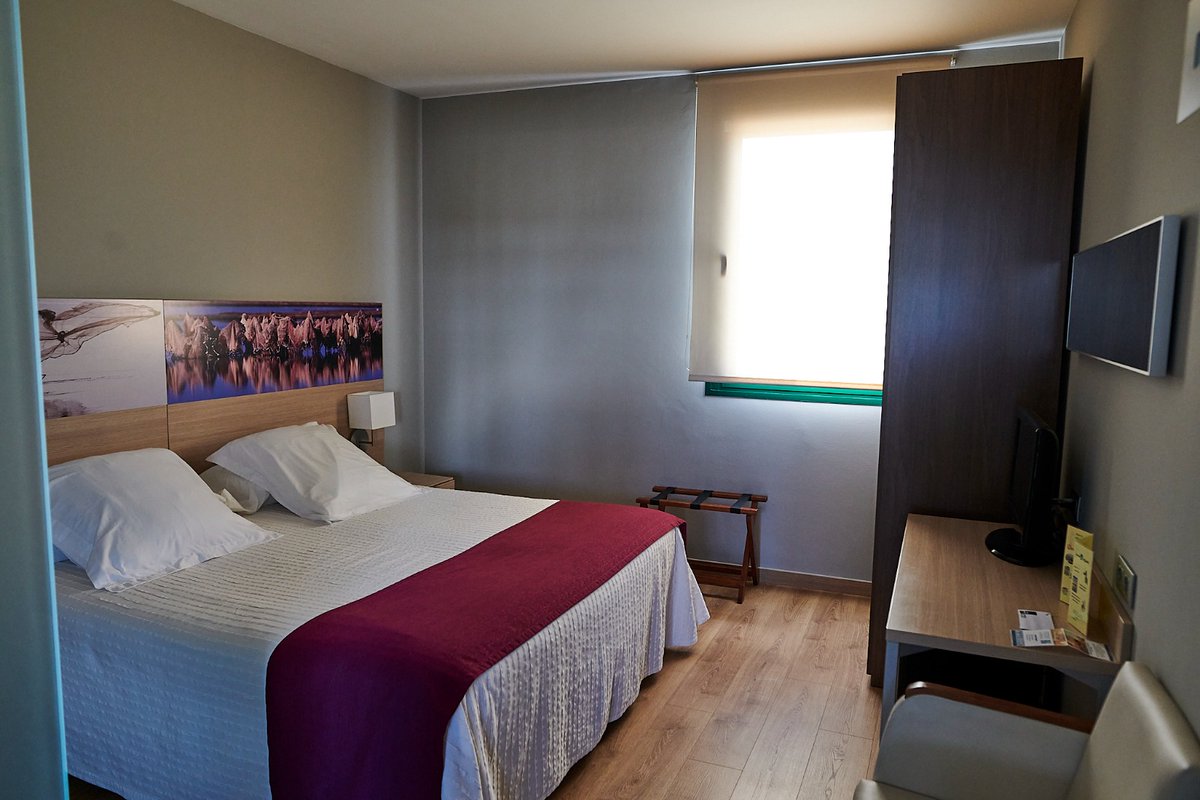 Las habitacions del nostre hotel compten amb un disseny avantguardista que les fa molt acollidores. Decorades amb temàtica del Delta de l'Ebre i amb una gran lluminositat, estan ideades perquè visquis una experiència única, ideal per relaxar-te i descansar. 

#Deltadelebre