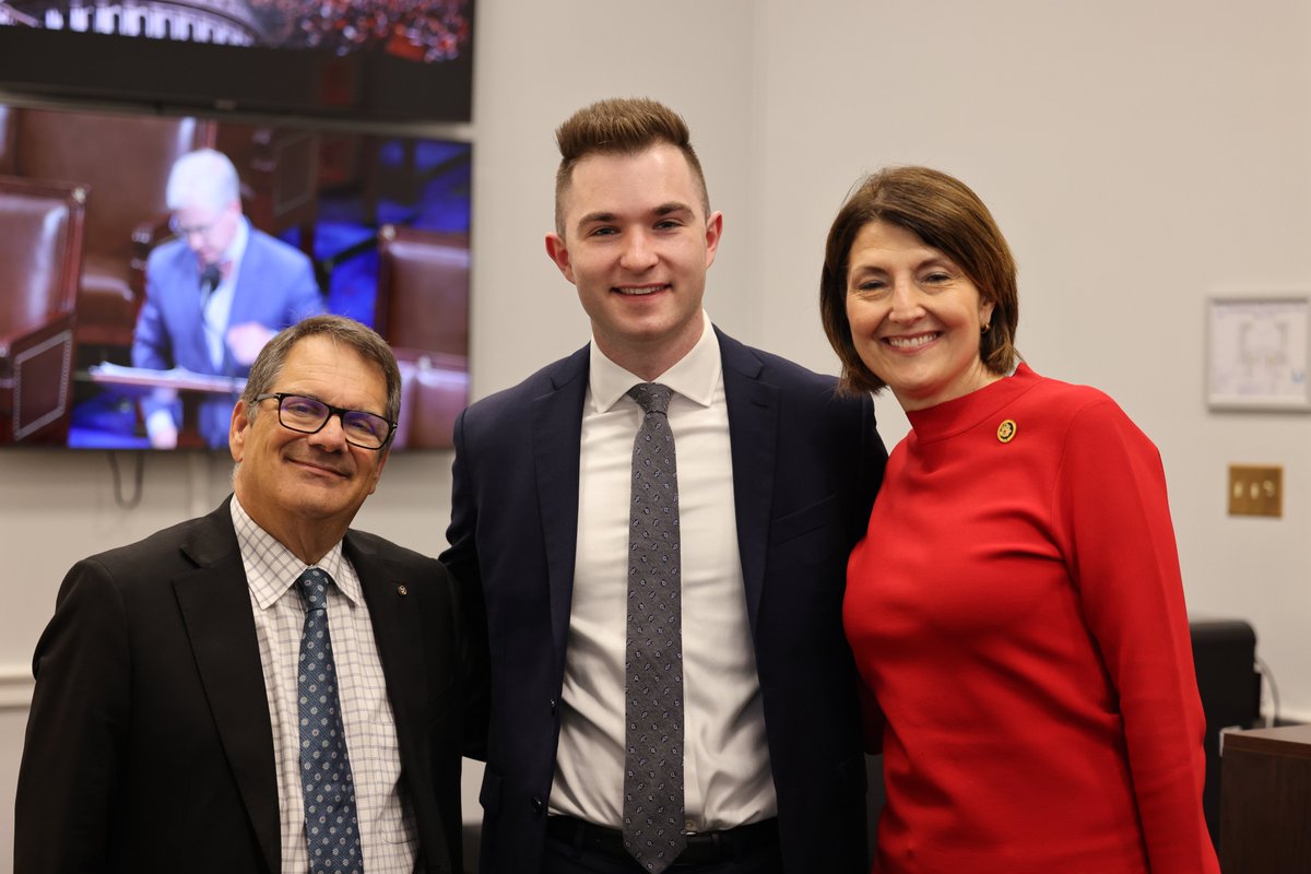 Michael Cameron🌐 tweet media