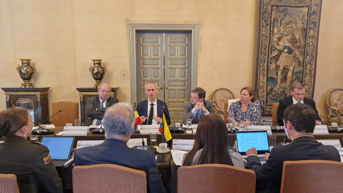 🇧🇪🤝🇨🇴 Esta semana el Viceministro belga de Relaciones Exteriores, @BelgiumDGB Jeroen Cooreman, acompañado por el Director para las Américas y el Caribe, @Dirbeac Patrick Hermann, realizó una visita de trabajo a Bogotá.