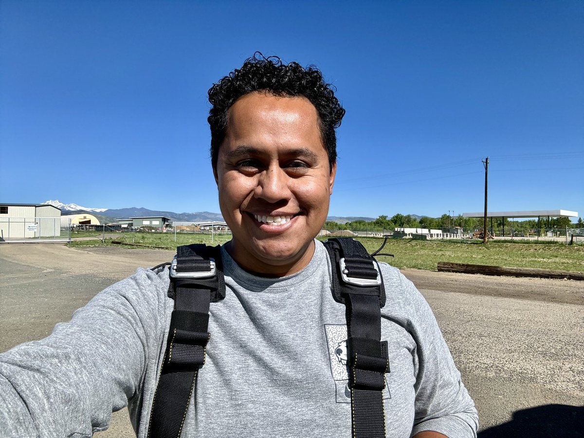 NFLDMauri's tweet photo. 🪂Jumping out of a plane was the perfect way to kick off my recruiting weekend at the Real Colorado Cup!⚽ Can’t wait to see what other adventures this weekend has in store! 

#skydiving #bucketlistchecked #RealCupRecruiting #RecruitingAdventures https://t.co/GG7gjWyLbc