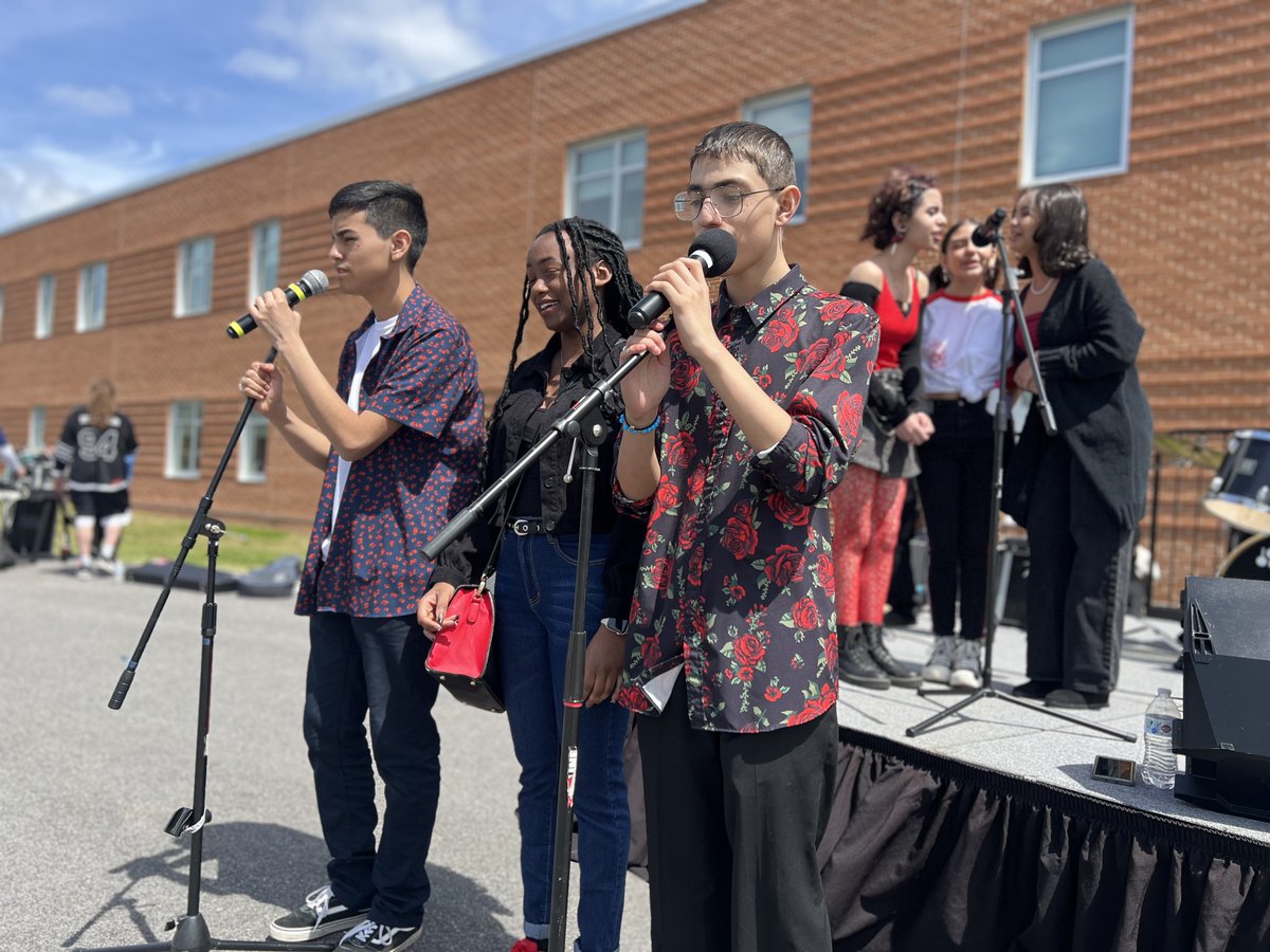 RIDeptEd's tweet image. At our recent #MenuForSuccess Food Truck Roundup, students from @DaviesTechHS performed live music using equipment they received as part of the #ARTSInitiative, delivering a fantastic hour long set at the event! More on the event: bit.ly/4bMsENf