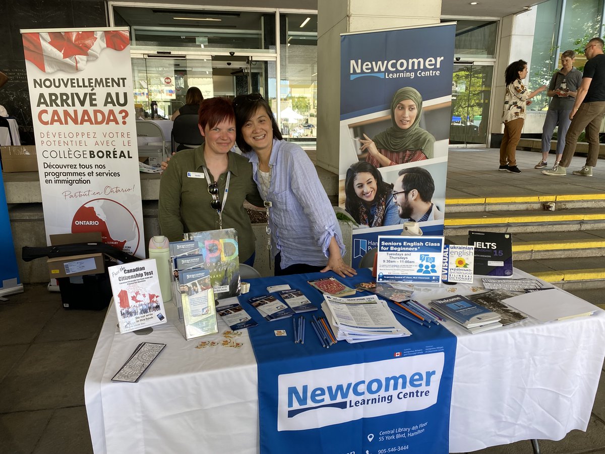 #TeamHPL's Kendra and Ning from our Newcomer Learning Centre have had a fun time 🌞 meeting everyone and providing resources at today's Newcomer Day over at City Hall! 
hpl.ca/nlc
#HamOnt #newcomers #libraries #librariestransform