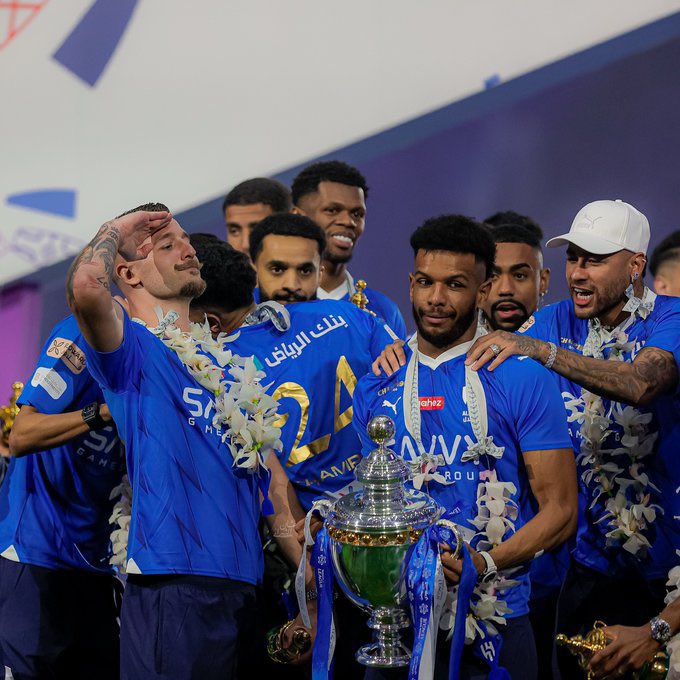 dho_201's tweet photo. لقب سيذكره التاريخ
دوري جعله الهلال سهل في اعين الكل
دوري عجز فيه الجميع عن ايقاف الهلال 💙💙💙💙💙💙💙💙💙 https://t.co/jQOiKgsKQz