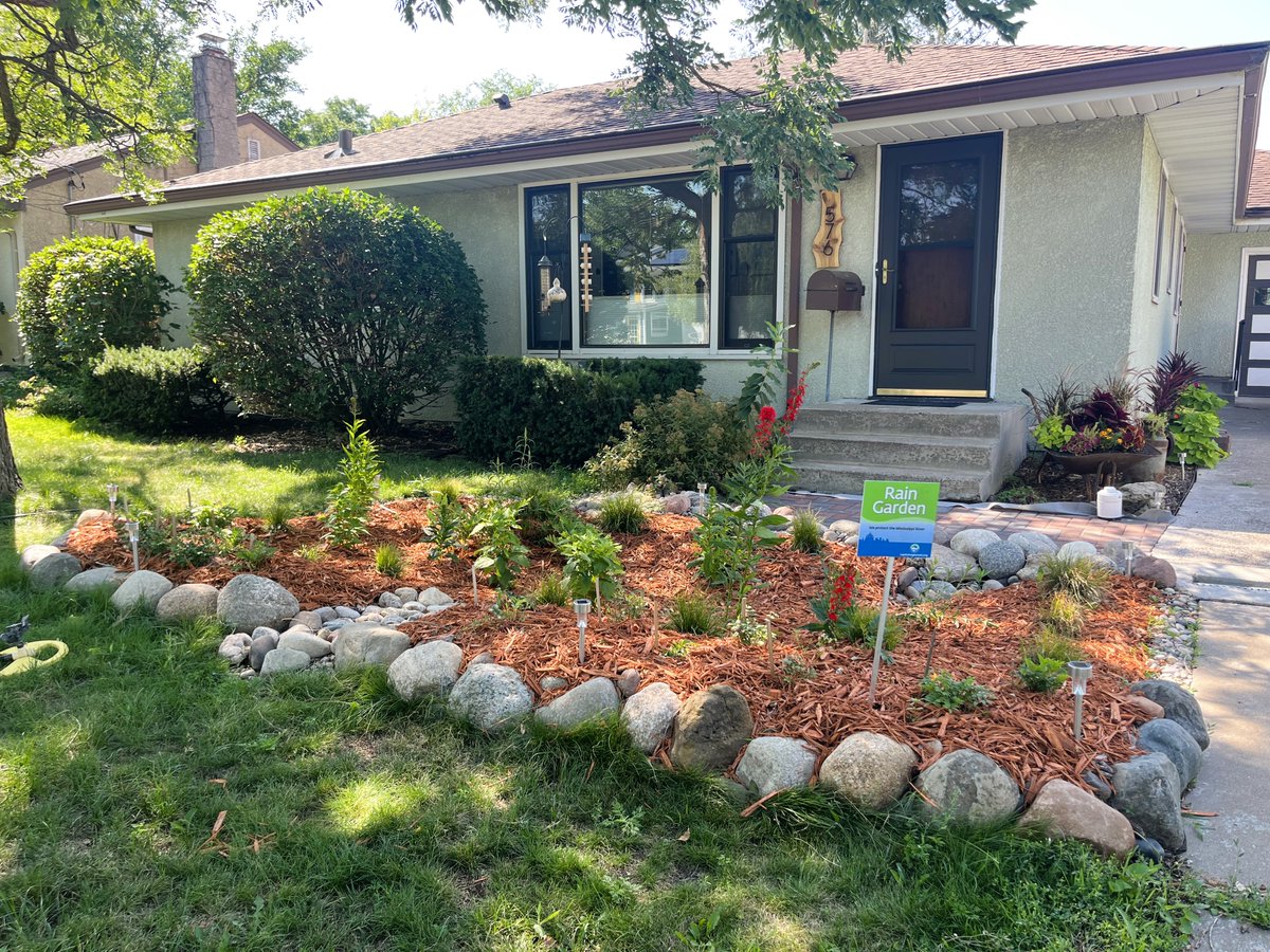 Introducing Your Guide to CRWD Grants! 
Our grant programs offer financial &amp; technical assistance to help build and fund projects that protect water quality and promote clean water knowledge and action. 
capitolregionwd.org/your-guide-to-…