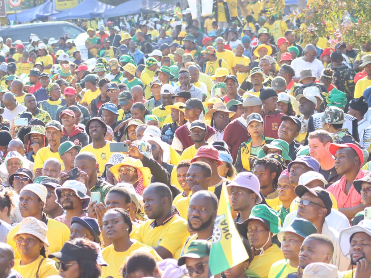 IN PICTURES: 30 Years of Democracy Big Walk in Soweto, igniting the spirit of unity and progress. What a way to usher our Siyanqoba Rally tomorrow morning. Well done @ANCYLhq 🖤💚💛 #VoteANC2024 #LetsDoMoreTogether