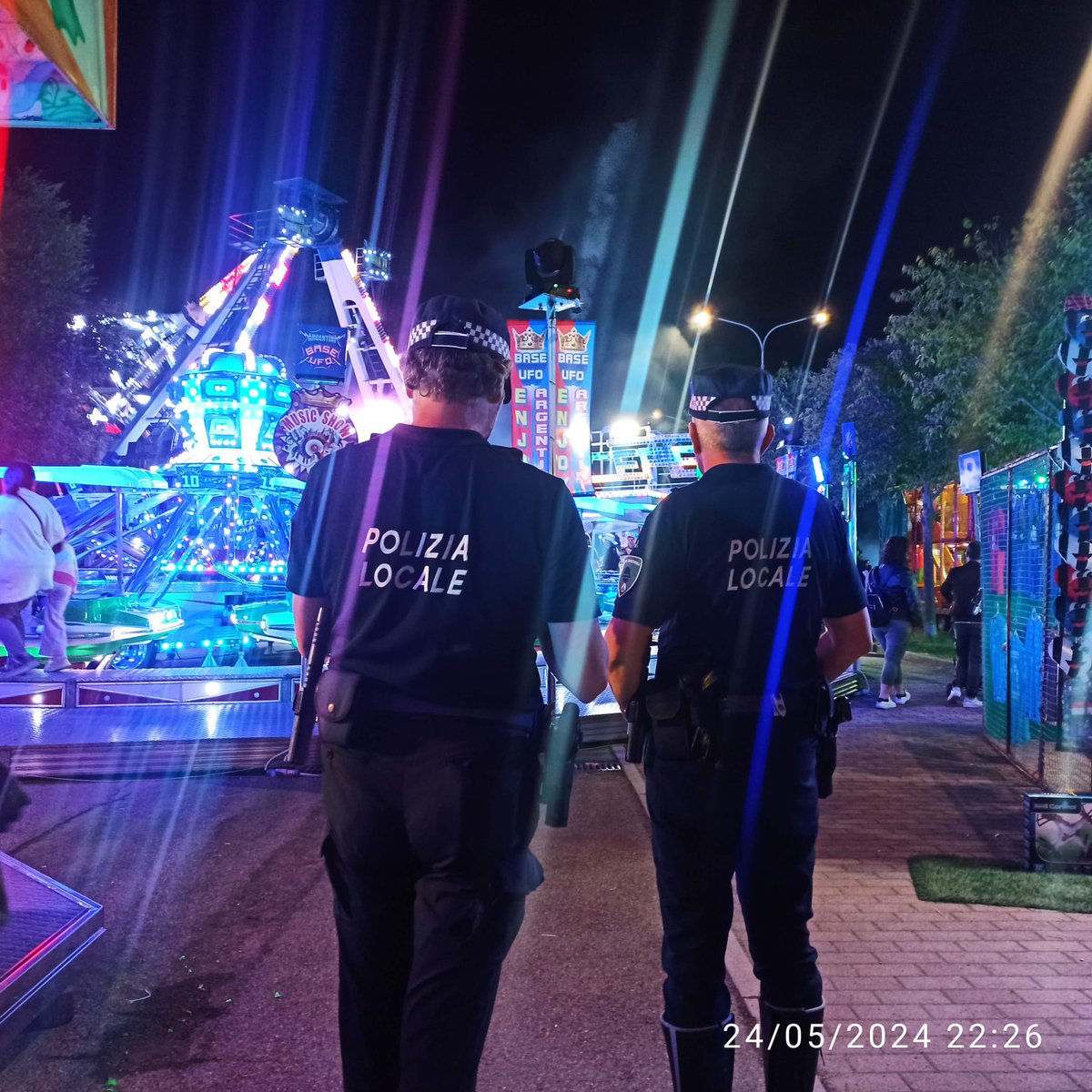 PLTerreCastelli's tweet photo. #pldinotte #CastelnuovoRangone #noicisiamo
Controlli appiedati al Luna Park https://t.co/dAQaE8LNQx