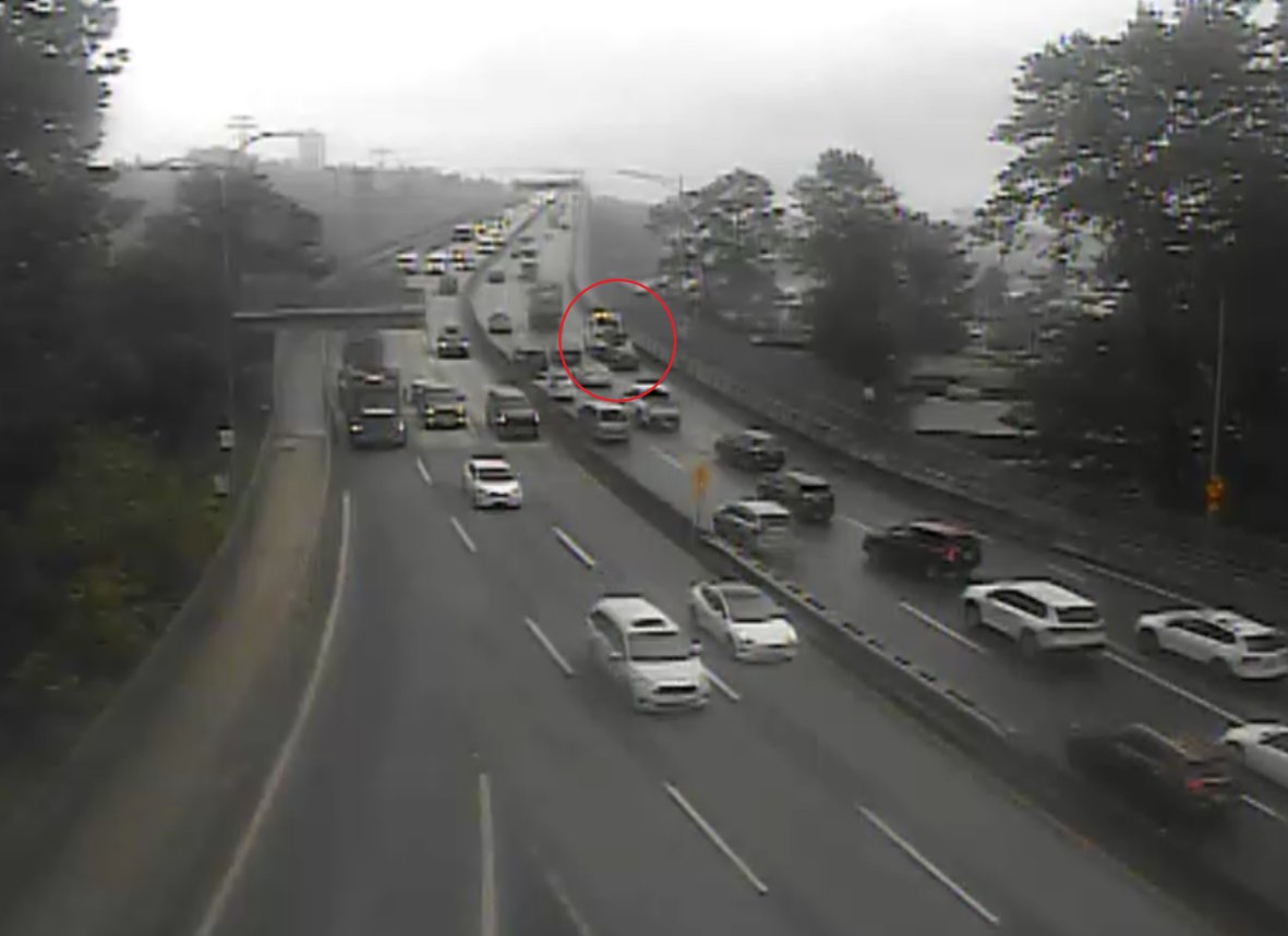⚠️#IronworkersBridge - there's a stalled vehicle in the southbound right lane at the north end of the bridge. Crews are on scene. #NorthVan #BCHwy1