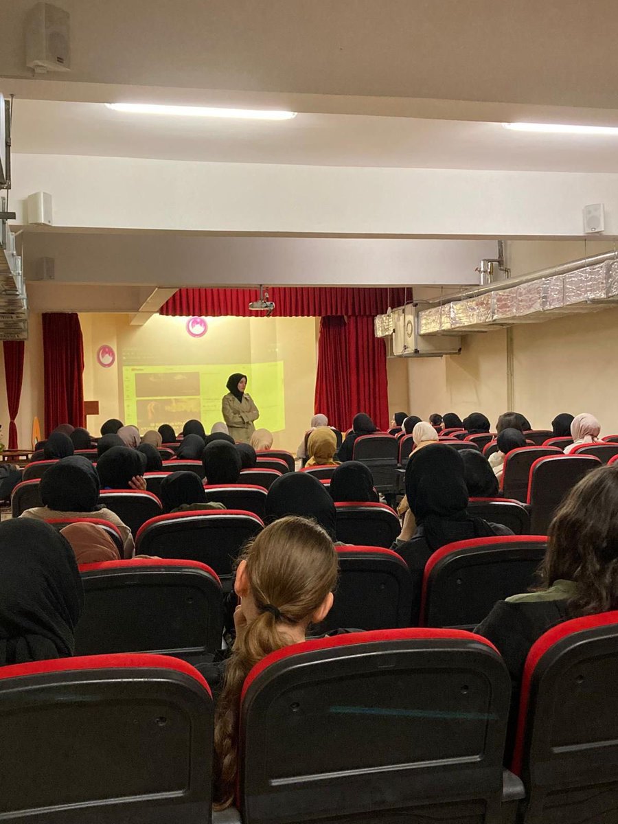 “İmam hatip şenlikleri kapsamında “ okulumuz Meslek Dersleri öğretmeni Hande ABDULAZİZOĞLU tarafından konferans salonunda “Geçmişten Bugüne İmam Hatipler” konulu sunum gerçekleştirildi. 

<a href="/ist_mem_din/">İstanbul MEM Din Öğretimi</a> 
<a href="/HasipTurhan/">Hasip Turhan</a> 
<a href="/istanbulilmem/">İstanbul İl Millî Eğitim Müdürlüğü</a> 
<a href="/tcmeb/">Millî Eğitim Bakanlığı</a> 
<a href="/meb_dinogretimi/">MEB Din Öğretimi Genel Müdürlüğü</a>
<a href="/ARNAVUTKOYMEM/">Arnavutköy İlçe Millî Eğitim Müdürlüğü</a>