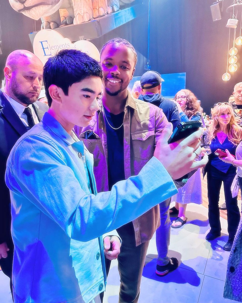GordonCormierFP's tweet photo. Gordon Cormier @ FYSEENETFLIX
#gordoncormier
#fysee
#avatarthelastairbender
#netflix
#ThinkDeeply https://t.co/CZwaTDhnVe