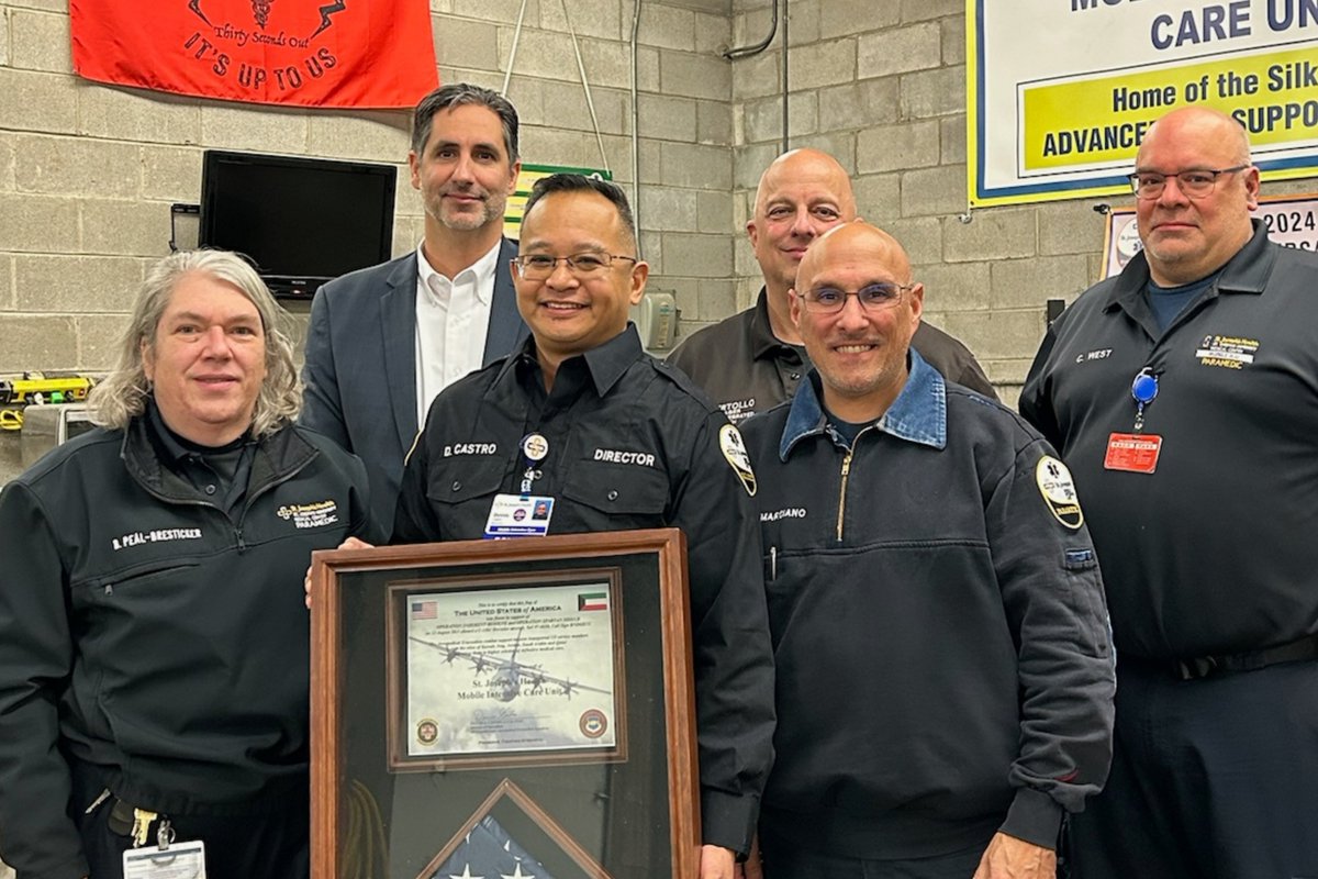 Celebrating #NationalEMSWeek and 40 years of St. Joseph’s Health EMS Service 🚨🚑⚕️ Thank you to our incredible #EmergencyMedicalServices team for their 24/7/365 dedication to saving lives and showcasing true community-based healthcare.