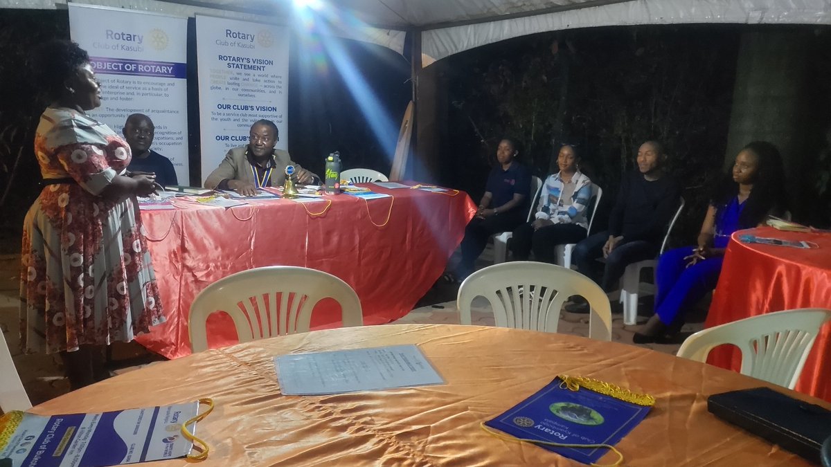 A successful evening learning from each other Rotarians and Rotaractors 
Sharing experience and expectations to harmonize joint service to our society 
#YouthService
#AmasiroPost
#RCK