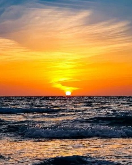 annawilson77999's tweet photo. FLORIDA SUNSET! Picture perfect shot from Clearwater along the Gulf. Warm colors for a warm day!#SunsetBeauty #GoldenHour #NatureLovers #SkyColors #EveningGlow #SunsetVibes #HorizonViews #DuskMagic #TwilightTime #SunsetPhotography https://t.co/9YtQ1zZgpn