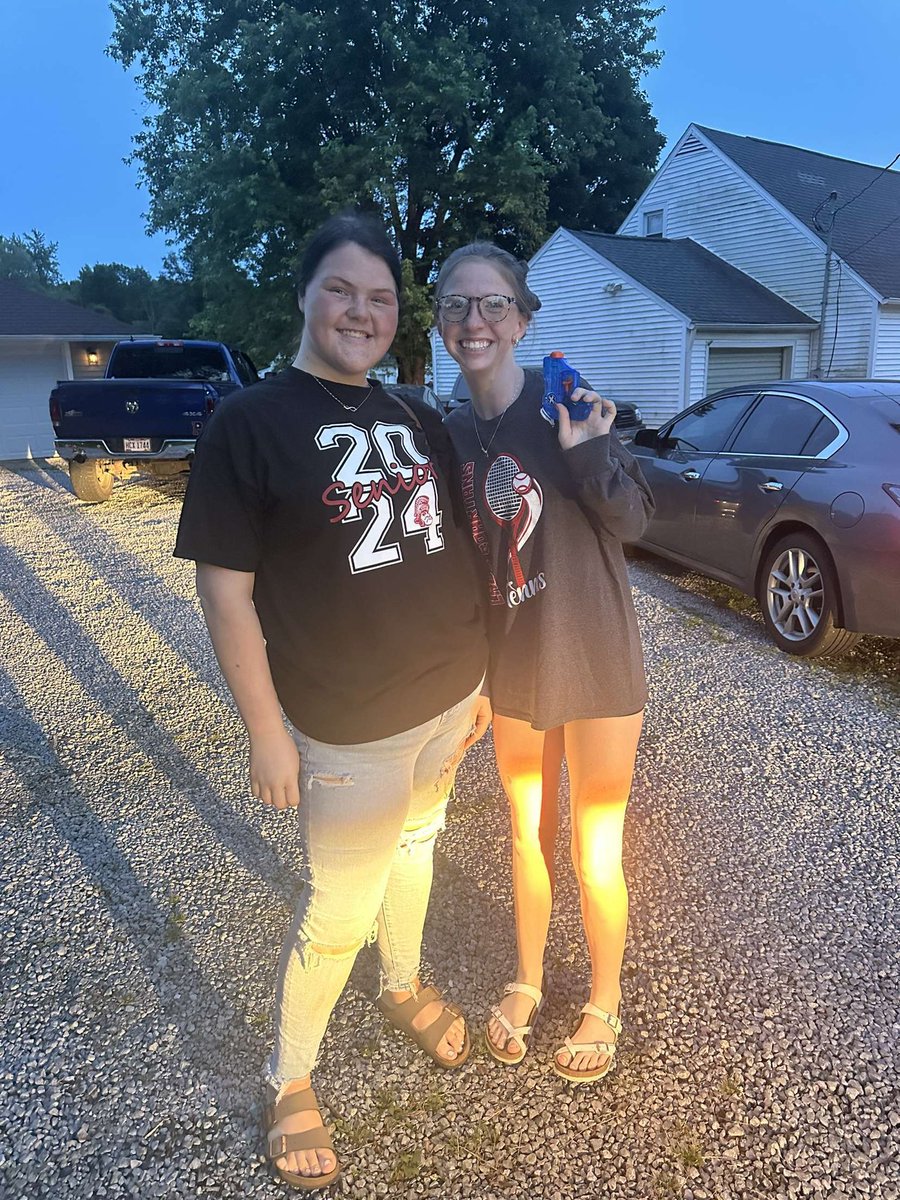 phseniortag's tweet photo. A last minute kill by Hannah. Hannah on Hannah kill. https://t.co/oYX9s8BRF8