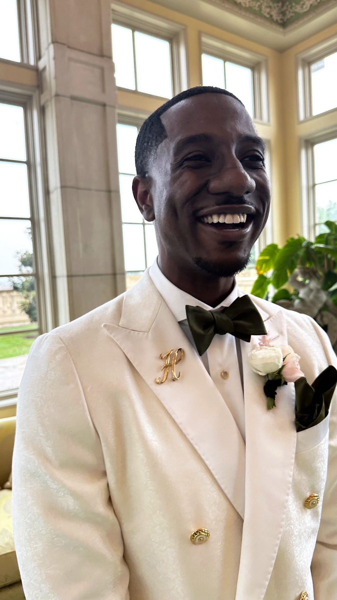 GENIUS 🍾 tweet media