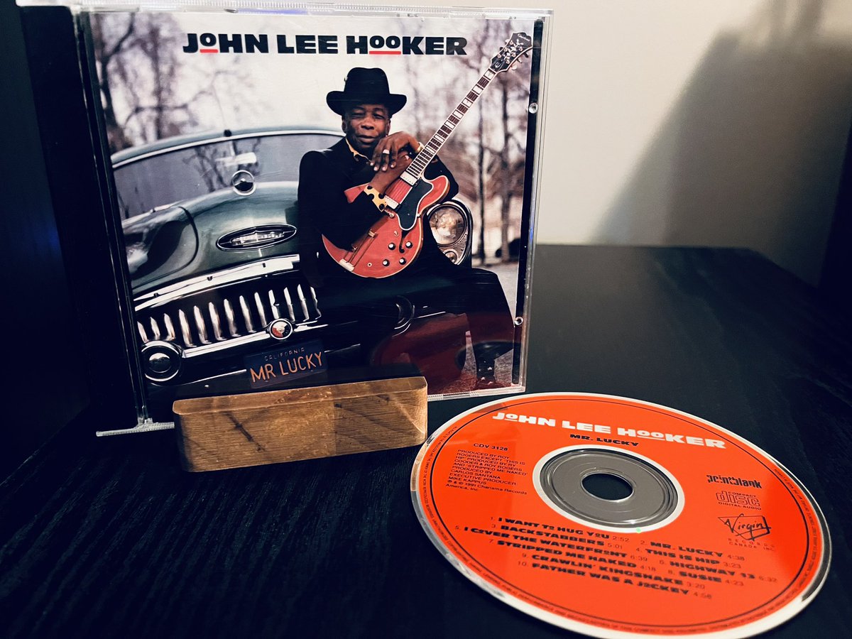 Spurrell75's tweet photo. #nowspinning

John Lee Hooker
Mr. Lucky
1991

Currently listening to a late career album from one of the blues genre’s greatest legends. This one is a collaboration album complete with many big name guests. 

#nowplaying #cd #cdcollection #cdtime #blues #bluesmusic #90smusic https://t.co/oBCCruA2f5