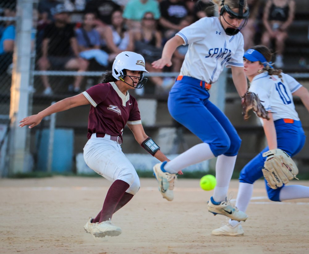 SaedHindash's tweet photo. PHOTOS: @zephs_softball defeat Southern Lehigh 15-5 in 5 innings to win the District 11 Class 5A softball final. Click this link --> https://t.co/7FgQmQSEvj to see other photos from the game. https://t.co/QO3q8rMcUR