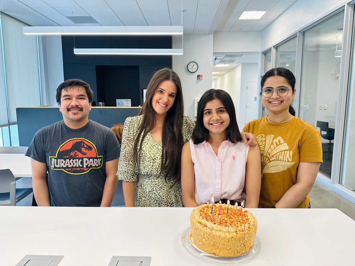 Happy birthday to <a href="/Himani70754689/">Himani Ahuja</a>!! You still look as young as when you started the Ph D 🤣 Thanks <a href="/HarleenBrar03/">Harleen Kaur Brar</a> for a refreshing and interesting caramel cake! 🎂