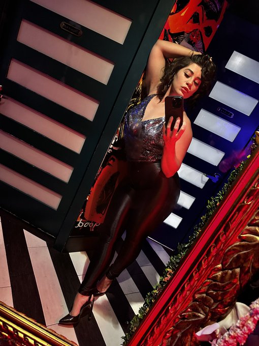 Out drinking and dancing with my gurls!  I&rsquo;ve been all about the Margaritas and martinis  these days<a href="/tag/newprofilepic"class="tags"><span>#newprofilepic</span></a>