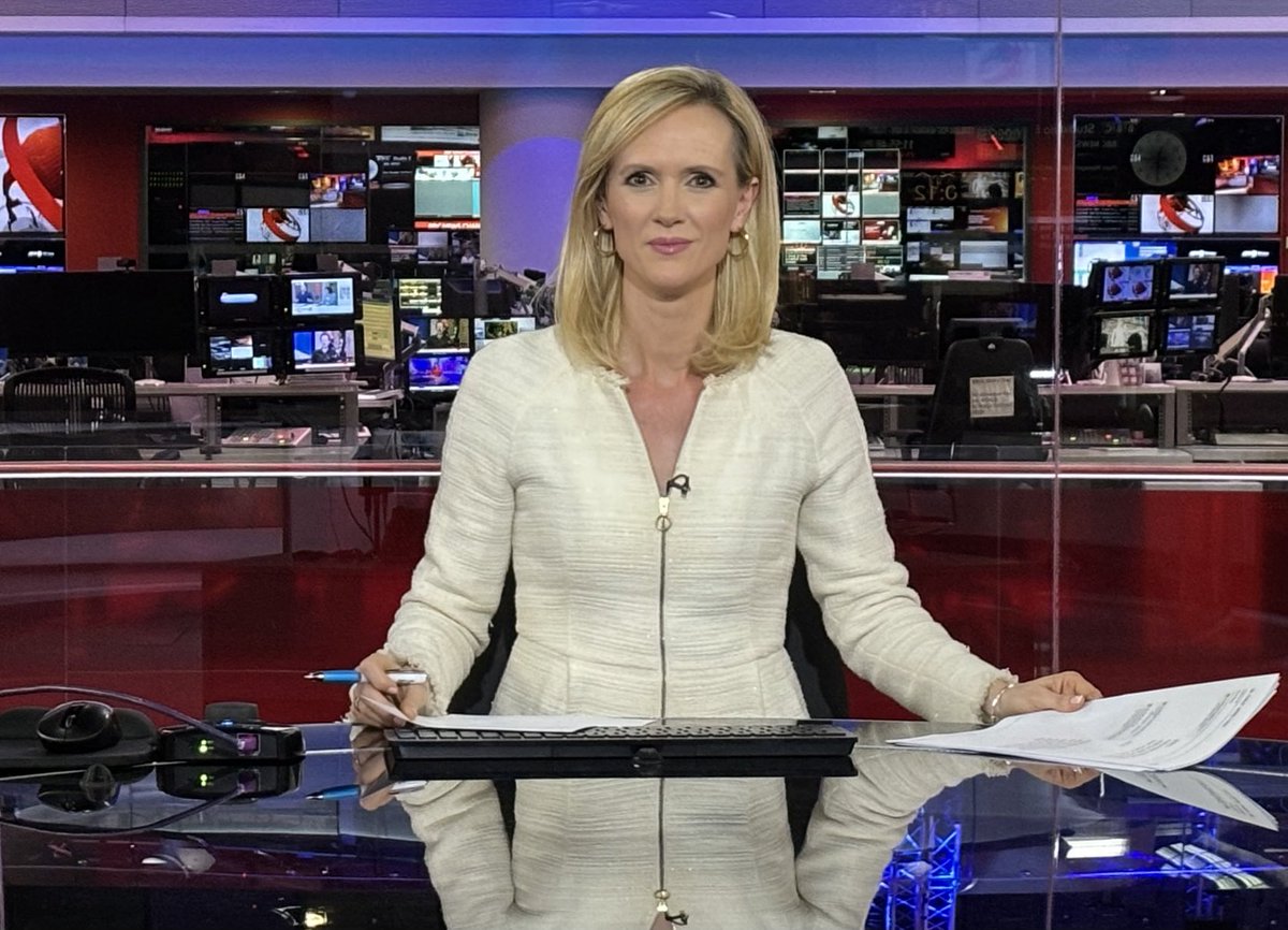 Well that was a busy Friday…reporting for ⁦<a href="/BBCBreakfast/">BBC Breakfast</a>⁩, a piece for ⁦<a href="/BBCRadio4/">BBC Radio 4</a>⁩ then presenting for ⁦<a href="/BBCNews/">BBC News (UK)</a>⁩. 
Have a fab bank holiday weekend one and all…