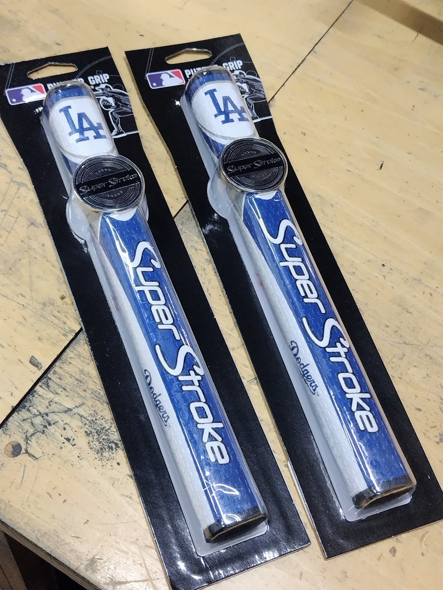 factory_bell's tweet image. 「SUPER STROKE〜LAロサンゼルスドジャース』
スーパーストロークより限定品グリップ入荷いたしました〜🎵✨🤗
　
マーカー付きＬＡロサンゼルスドジャース❗✨いかがでしょうか❗❓✨😆

#SUPERSTROKE  #限定グリップ #マーカー付き #LAロサンゼルスドジャース 

ご来店お待ちしていますm(_ _)m☀️✨🤗