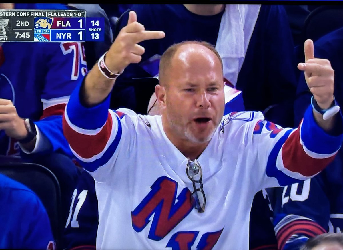 PLAYOFF HOCKEY DOUBLE BIRD <a href="/spittinchiclets/">Spittin' Chiclets</a>