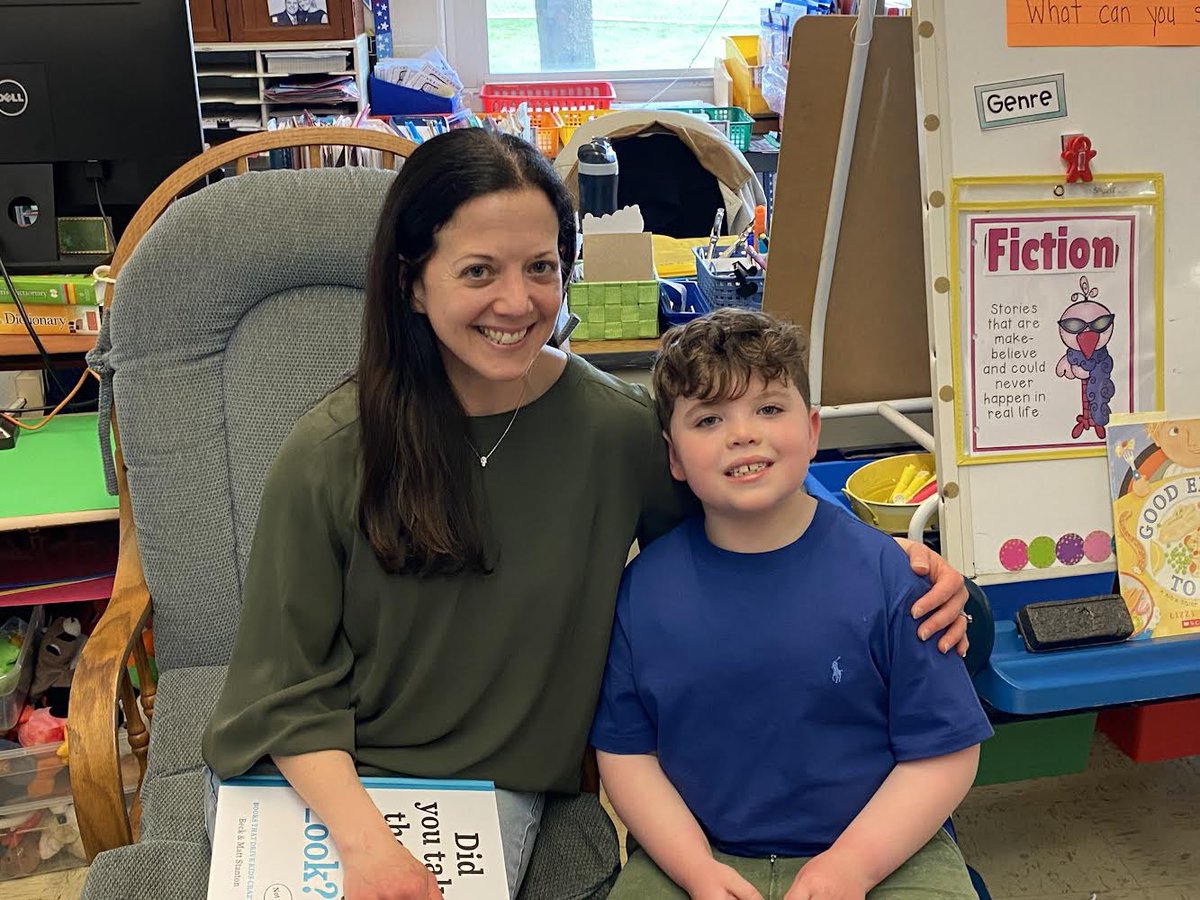 nwkaplan's tweet photo. Harrison was so proud that he figured out who the Mystery Reader was! ❤️📚📓🍎 https://t.co/epVynDpDvY