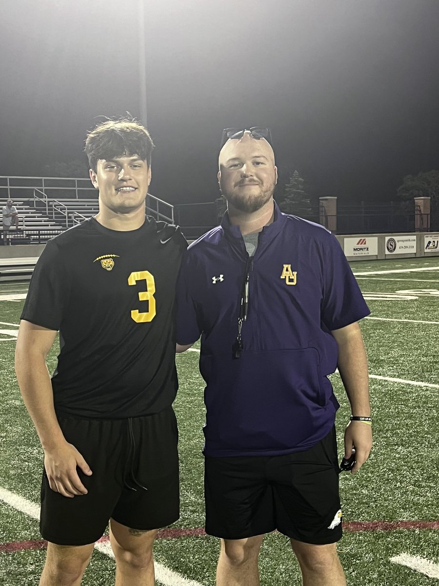 alek_dill's tweet photo. Had a great camp tonight @AshlandFB !! @ajnickoli @JimCordle63 @coach_geiser @jbuttermore2 @GoldenBears_FB https://t.co/qXSntolqK0