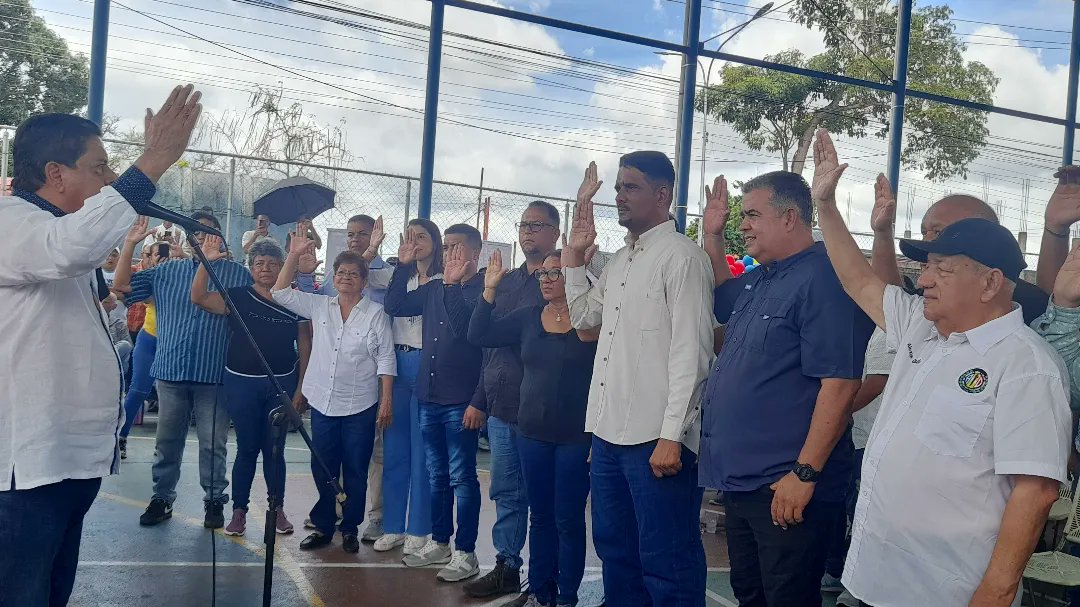 secorgadmonagas's tweet photo. #24May | Juramentación del Comité Ejecutivo Seccional Monagas en resistencia, con organización y trabajo por Venezuela y la democracia. https://t.co/qzPYh56ba5