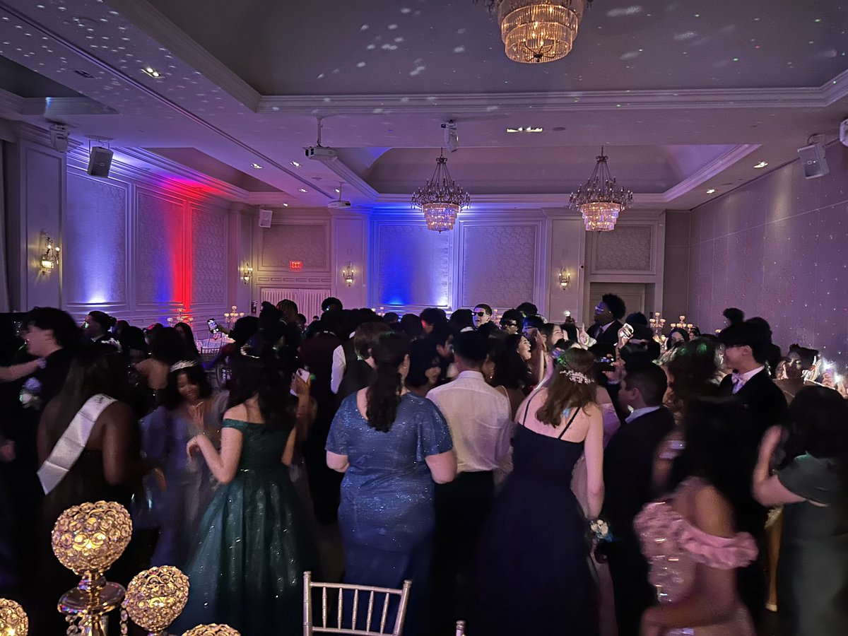 MalecStanley's tweet photo. What a great prom @ Monsignor Percy Johnson! @TCDSB @MPJ_TCDSB https://t.co/swxt5boEx8