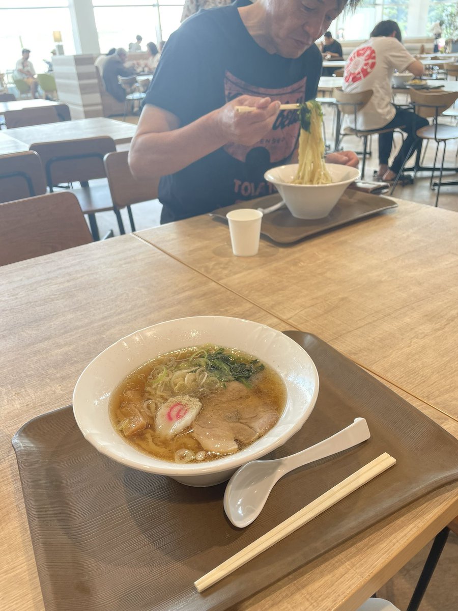 🌜【月虹の珍道中】🌈 千葉へ向かう道中 浮かれた2人が向かったのは... 佐野ラーメン🍜 腹ペコの2人はペロリと完食 佐野ラーメン最高に美味しかった✨