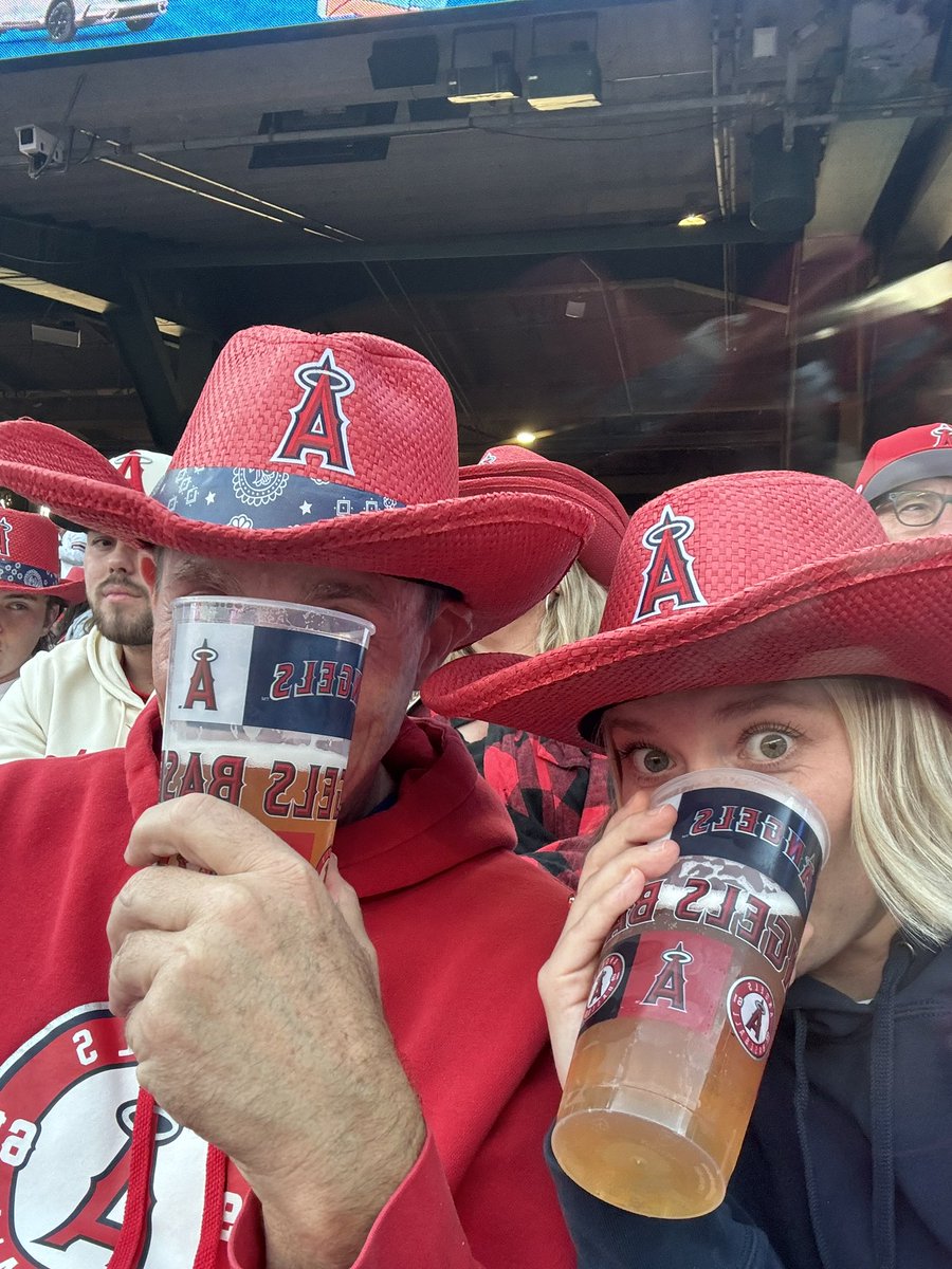 laura_dutrisac's tweet photo. #gohalos #countryweekend https://t.co/WZu2yGfuLa