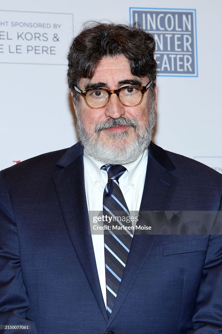 Parabéns Alfred Molina ! Hoje o ator, produtor executivo está completando 71 anos. 🥳🎂🎉

#HappyBirthdayAlfredMolina
#AlfredMolina