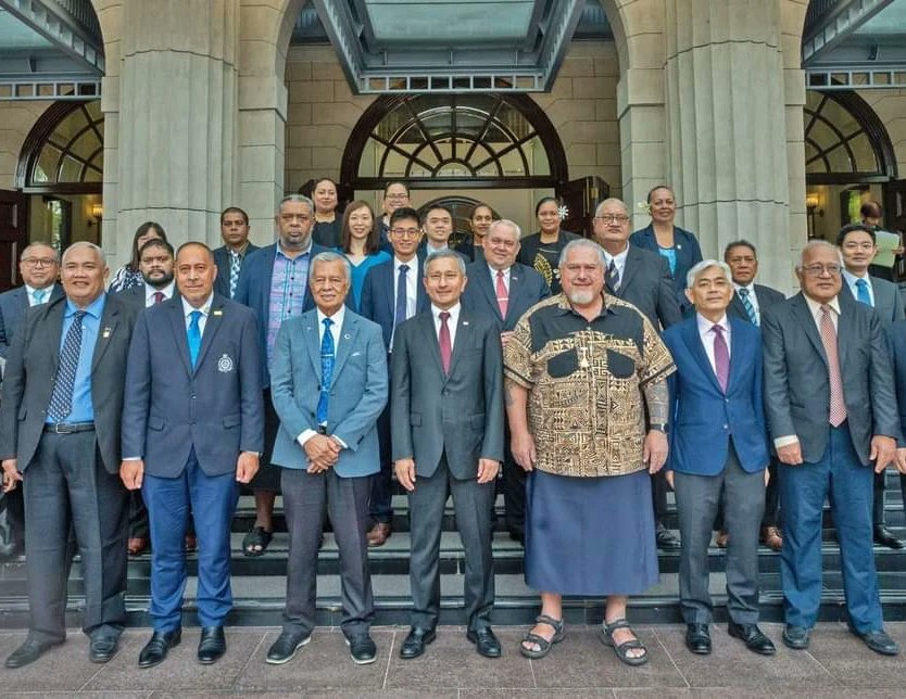 Fiji_MFAET's tweet photo. Non-resident High Commissioner 🇫🇯 to 🇸🇬 @amena_yauvoli &amp;Second Secretary Ms.Vasiti Cirikiyasawa @FijiJakarta represented #Fiji at the 3rd High-Level Visit. The HLV has been a valuable opportunity for #Singapore and #Pacific to exchange views and strengthen collaboration. 🇫🇯🤝🇸🇬 https://t.co/6TwK1b6R9Z