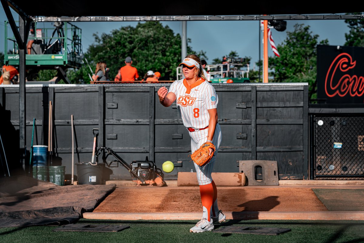 Stillwater Super Regional Game 1: Lexi Kilfoyl. She only needed to pitch five innings. You got the feeling she could have pitched 15. @cowgirlsb x @lexikilfoyl d1softball.com/d1softballs-st…