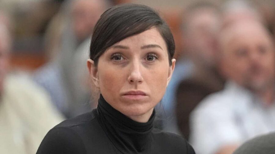 A June preliminary hearing for Kouri Richins will be delayed after her new attorneys said they would not have time to go through the large amount of evidence in the case. 📸Rick Boomer, Associated Press Read more👇 kslnewsradio.com/2105130