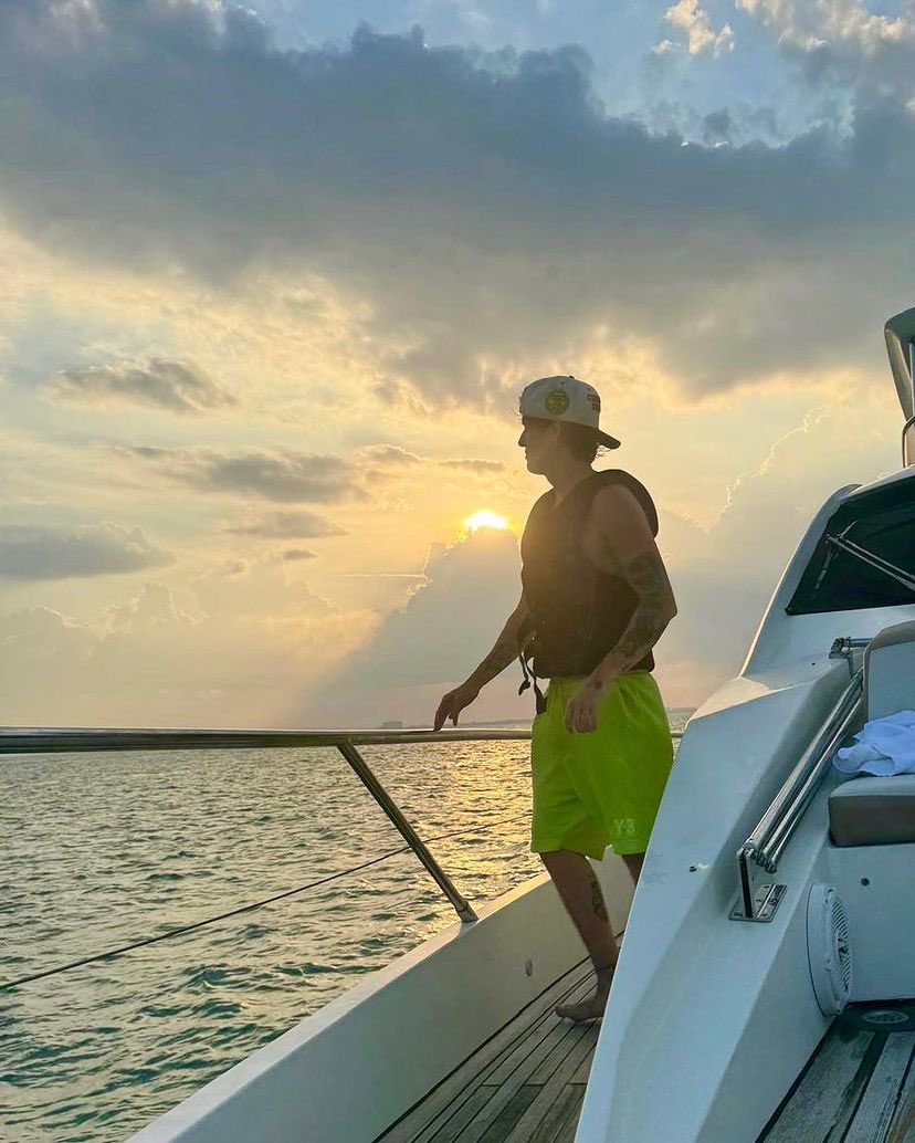 picsofcv's tweet photo. ... @christophervele 🌅 https://t.co/GpZMsJ5PE0