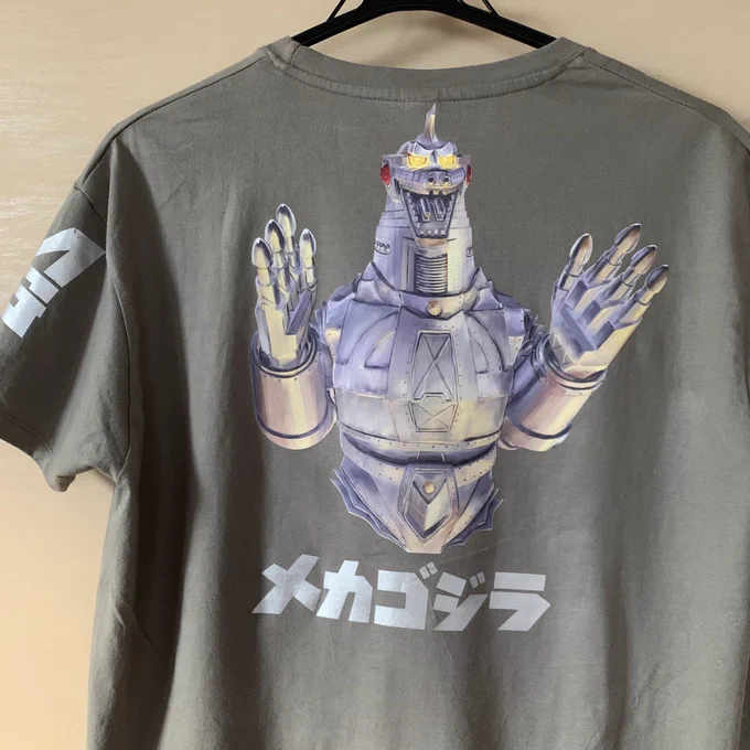 #見た人も無言で銀色のものをあげる 手作りTシャツ ザ・ウルトラマンのメロスと初代メカゴジラ