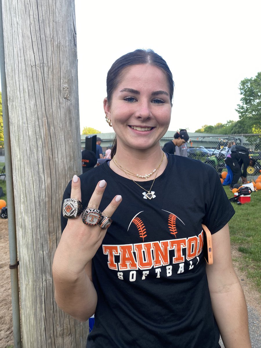 MrsDFortunato's tweet photo. Tonight’s softball game with Child Care Alumni Kaysie showing off those rings! What a game! Great job Miss Sam what a senior night! I ran into a Tiger Tot too! https://t.co/Gf3OFQgDaq