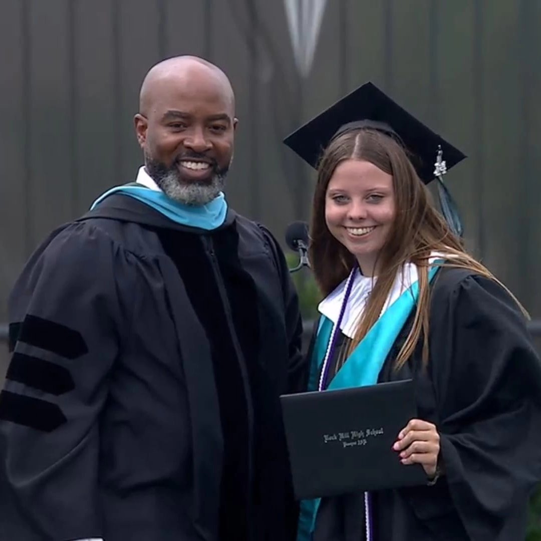 CuriosityBlooms's tweet photo. So proud of this young lady! She has accomplished so much in such a short amount of time! She has challenged and pushed herself through uncharted waters, but has always come out on top! Thank you to all that have been there to guide and support her! @rockhillgolf1 @RockHillChoir https://t.co/om64cZJbRN
