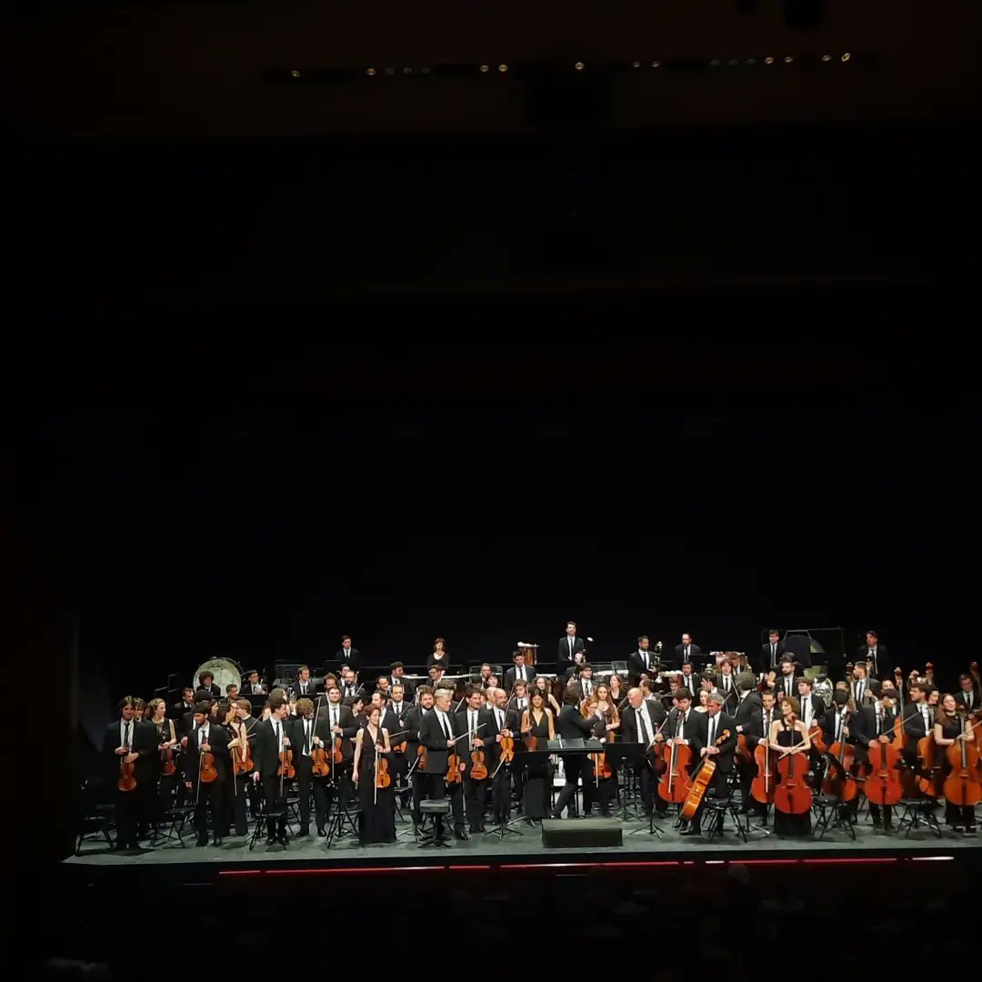 Espectacular!! 👏👏 Orquestra @fschubertfilh Orquestra de l' @esmuccat Concert per a piano n.3 - Rakhmàninov Consagració de la Primavera- Stravinsky Anna Federova - Piano Tomàs Grau- Direccio 24/5/24 Teatre Tarragona @JMCatalunya @jmspain_ @TGNAjuntament @Dipta_cat @TomasGrauC