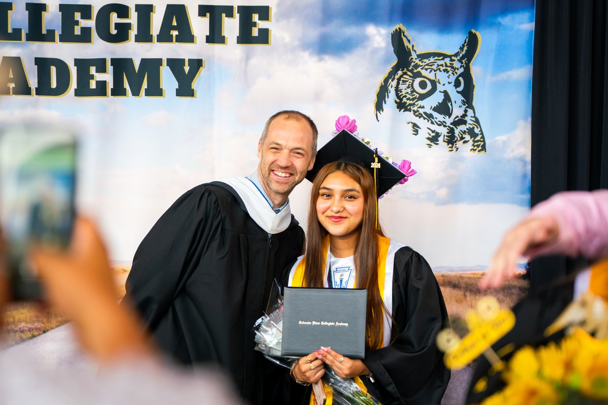 This morning, 53 amazing students from the Class of 2024 at Colorado River Collegiate Academy walked the stage! 🎓🦉 Today marks the beginning of an exciting new chapter in your lives. Congratulations, graduates! View photos here 📸: photos.app.goo.gl/M2PtnQKew6y7oF…